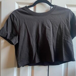 Simple Urban Outfitters Black Cropped T-Shirt